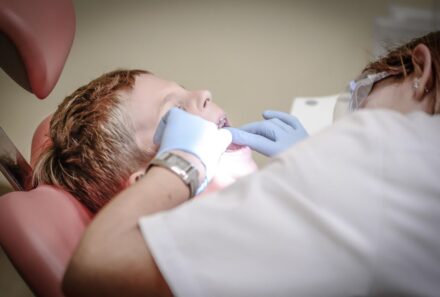 Best Cosmetic Dentistry: Veneers vs. Natural Teeth – What’s Right for You?