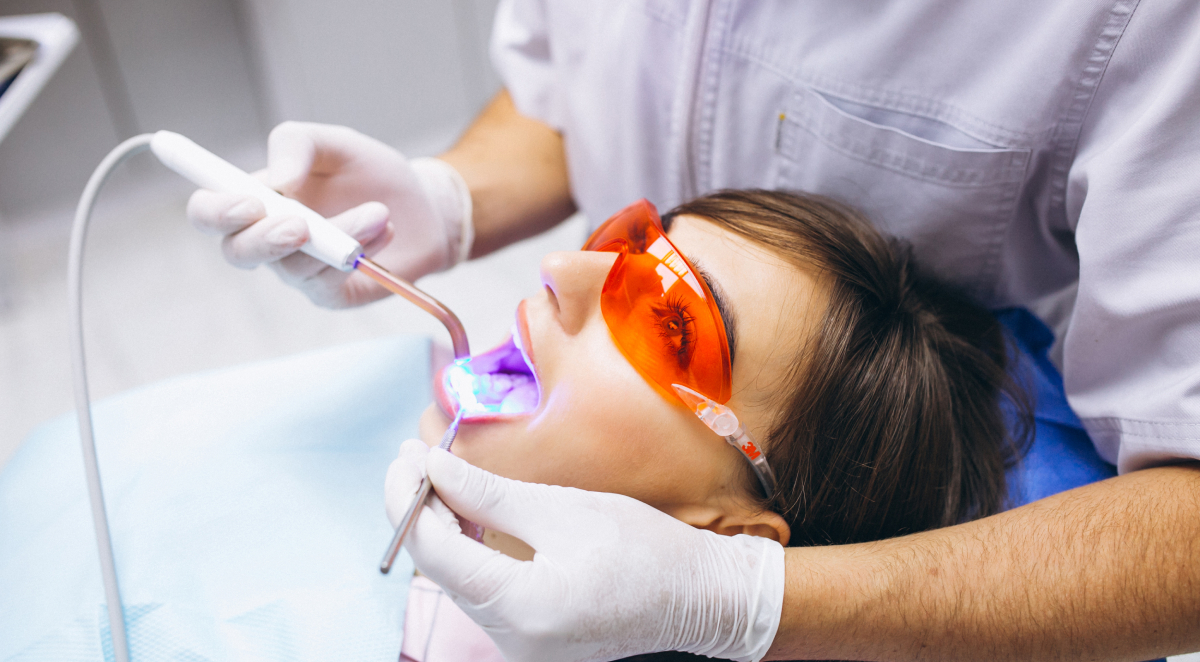 advanced teeth whitening technology Dubai